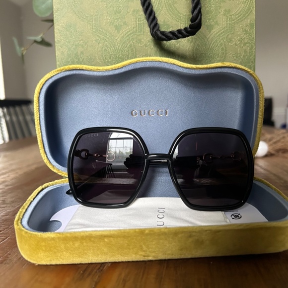 Gucci sunglasses main image 4